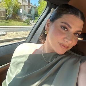 Meet your Posher, Emilie